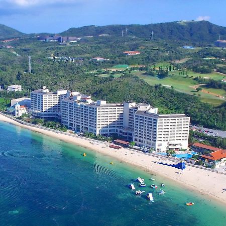 Rizzan Sea Park Hotel Tancha Bay Онна Екстер'єр фото
