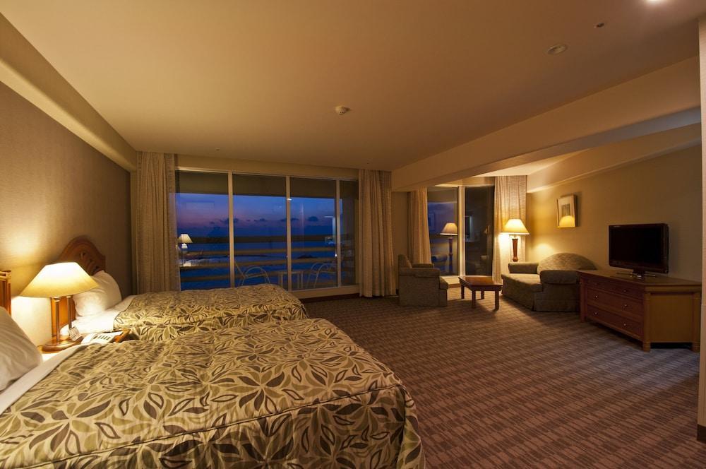 Rizzan Sea Park Hotel Tancha Bay Онна Екстер'єр фото