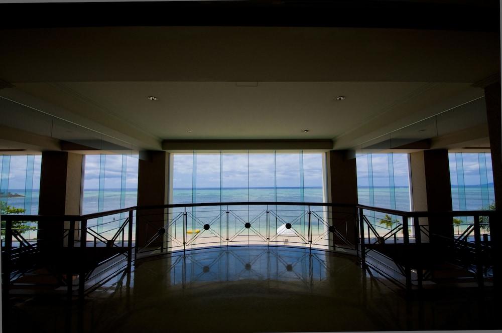Rizzan Sea Park Hotel Tancha Bay Онна Екстер'єр фото