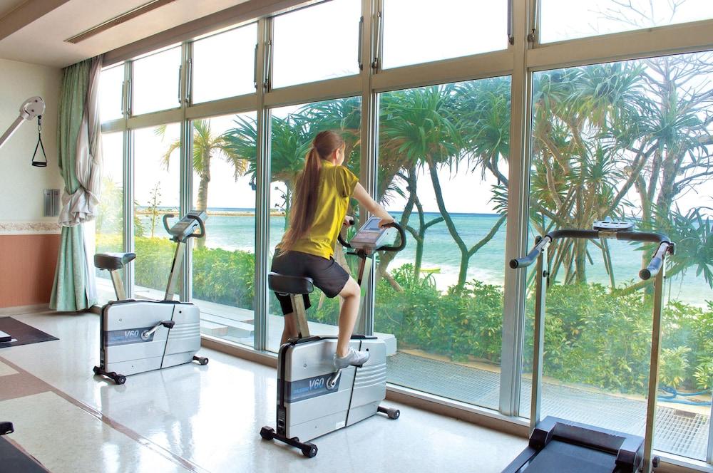 Rizzan Sea Park Hotel Tancha Bay Онна Екстер'єр фото