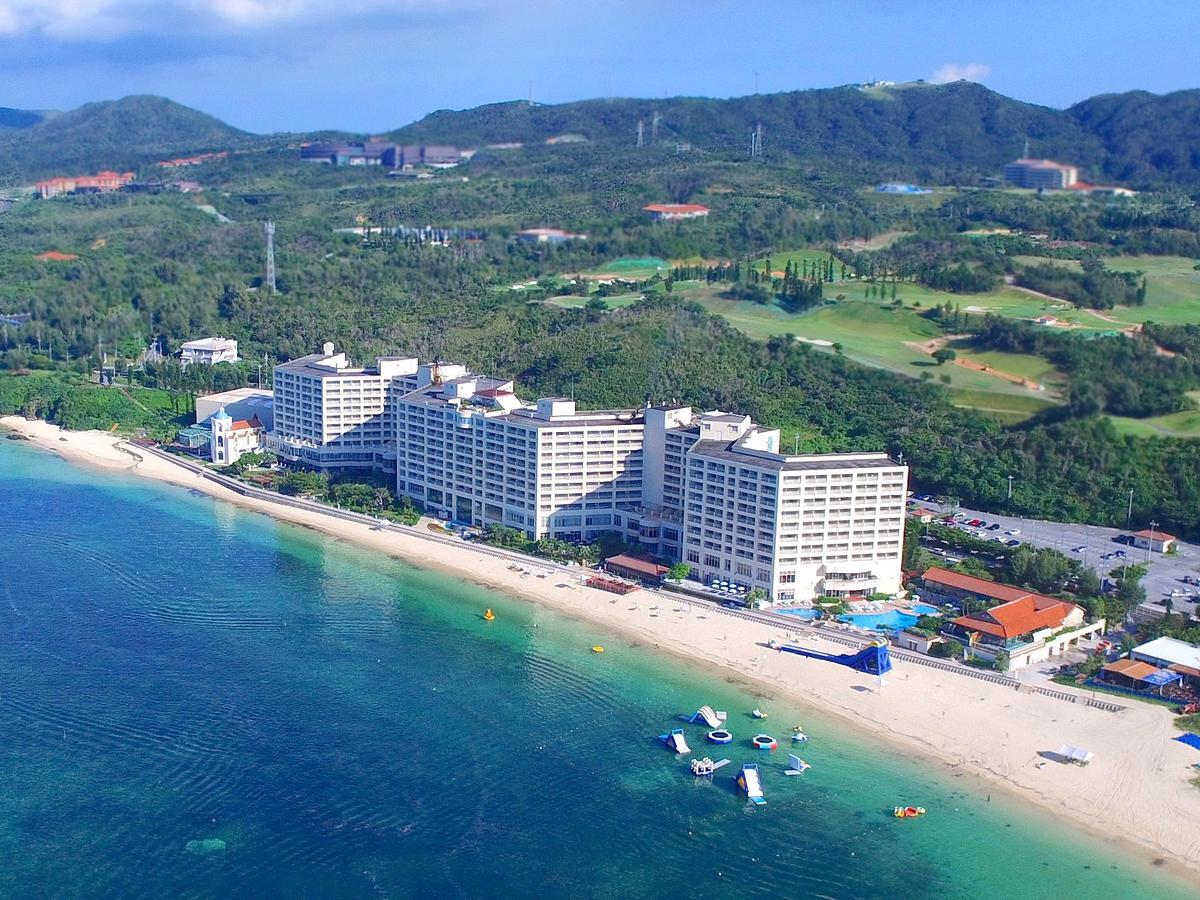 Rizzan Sea Park Hotel Tancha Bay Онна Екстер'єр фото