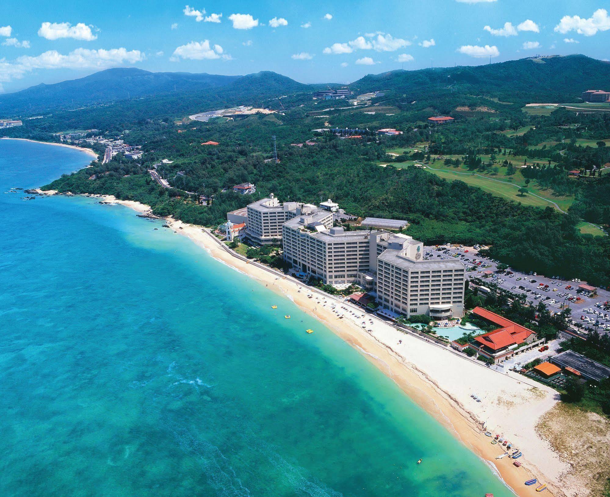 Rizzan Sea Park Hotel Tancha Bay Онна Екстер'єр фото