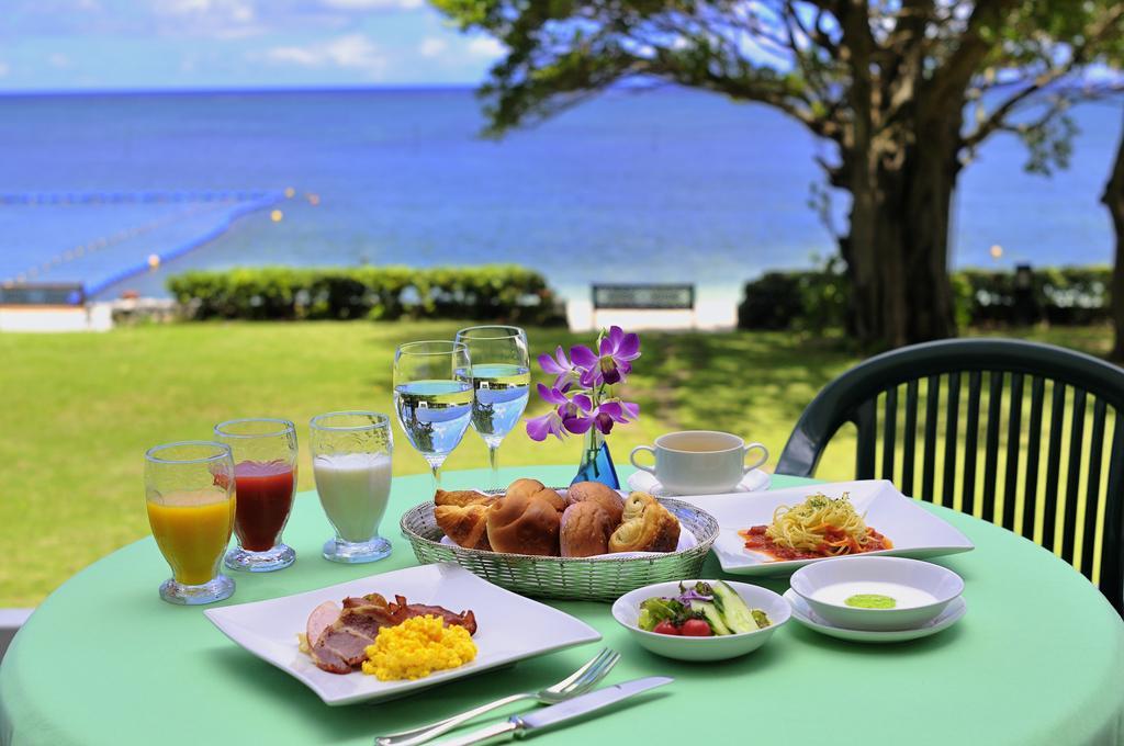 Rizzan Sea Park Hotel Tancha Bay Онна Екстер'єр фото